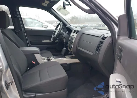 2010 Ford Escape Xlt from USA, damaged, VIN 1FMCU9DG0AKC88049